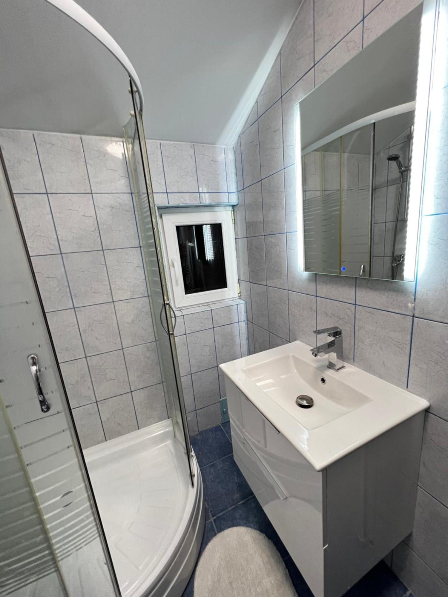 Ndl Downtown Lägenhet Cluj-Napoca Exteriör bild